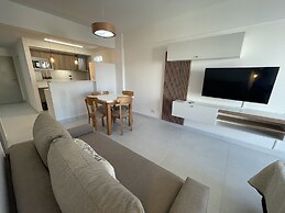 Luxury Temporary Rental With Pool in Caballito