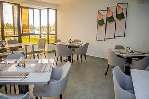 Kolel Hotel and Suites