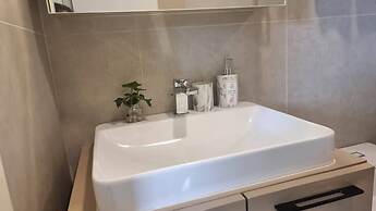 Bo403-great Seaview 1br With 2 Beds-big Balcony