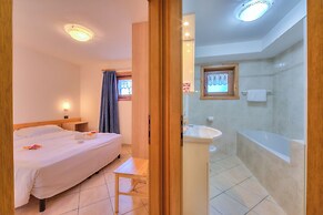 Chalet Sciachilo’ Ski In-Ski Out Mt. 10