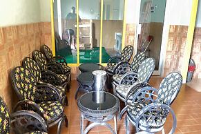 OYO 93119 Guest House Leo Patra