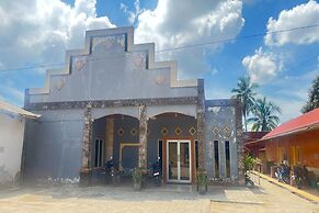 OYO 93119 Guest House Leo Patra