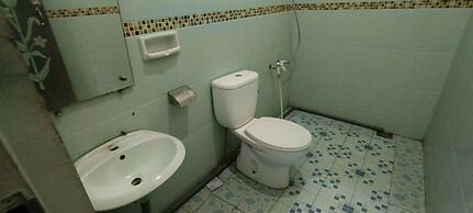 OYO 93123 Wisma Hamalau SyariahNearPulau Bromo Pedestrian Bridge