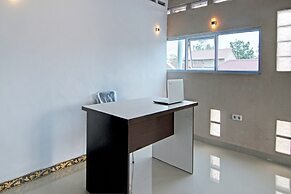 OYO 93127 Penginapan Budhe Sri