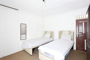 OYO 93127 Penginapan Budhe Sri