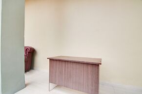 OYO 93127 Penginapan Budhe Sri