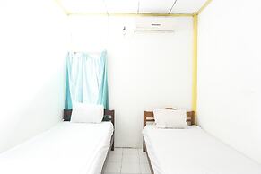 OYO 93127 Penginapan Budhe Sri