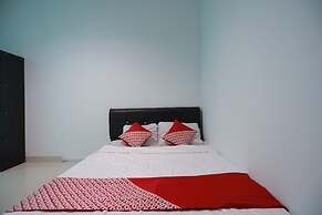 OYO 93131 Mamapapahouse