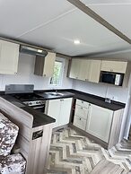 Homely 2 bed Chalet Tuxford