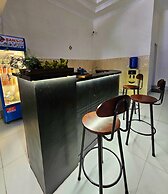 Frontier Hostel & Tours