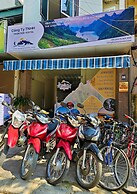 Frontier Hostel & Tours