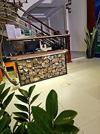 Frontier Hostel & Tours