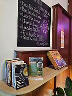 Frontier Hostel & Tours