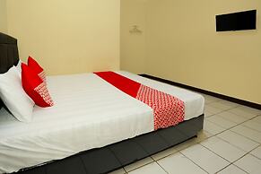 OYO 93136 Hotel Santo Djaya 2