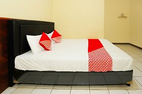 OYO 93136 Hotel Santo Djaya 2