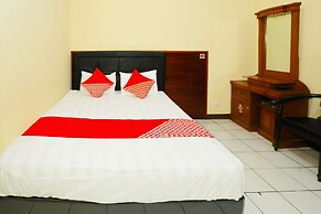 OYO 93136 Hotel Santo Djaya 2