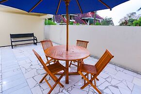 OYO 93136 Hotel Santo Djaya 2