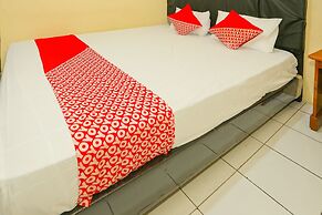 OYO 93136 Hotel Santo Djaya 2