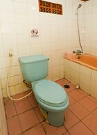 OYO 93136 Hotel Santo Djaya 2