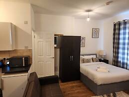 Immaculate 1-bedroom in Greenhithe