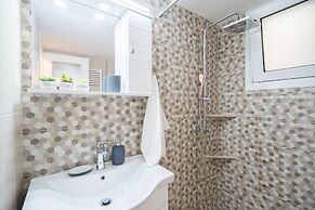 Modern Apartment with Acropolis view