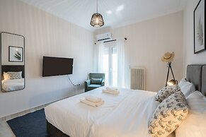 Modern Apartment with Acropolis view