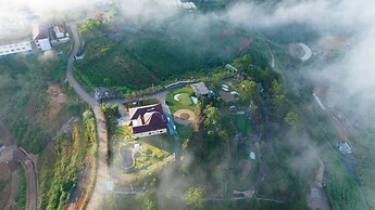 Four Spring Villas And Golfs Da Lat