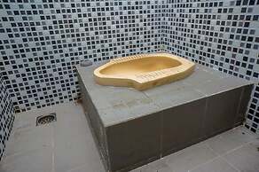 SPOT ON 93144 Homestay H. Syarif Syariah - Bandar Gresik 2