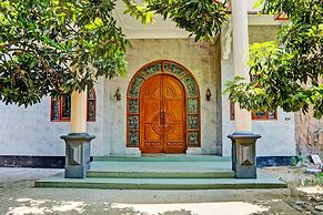 SPOT ON 93144 Homestay H. Syarif Syariah - Bandar Gresik 2