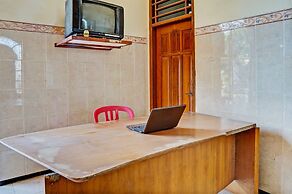 SPOT ON 93144 Homestay H. Syarif Syariah - Bandar Gresik 2