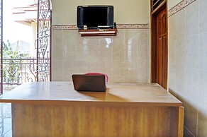 SPOT ON 93144 Homestay H. Syarif Syariah - Bandar Gresik 2