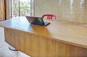 SPOT ON 93144 Homestay H. Syarif Syariah - Bandar Gresik 2