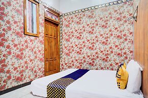 SPOT ON 93149 Karman's Sari 1 Homestay Syariah