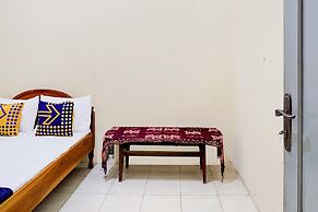 SPOT ON 93149 Karman's Sari 1 Homestay Syariah