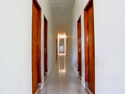 OYO 93161 Nurul Hikmah Homestay Syariah & Sport Center