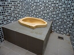 OYO 93161 Nurul Hikmah Homestay Syariah & Sport Center