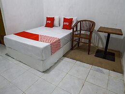 OYO 93161 Nurul Hikmah Homestay Syariah & Sport Center