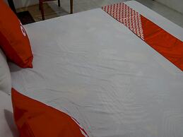 OYO 93161 Nurul Hikmah Homestay Syariah & Sport Center