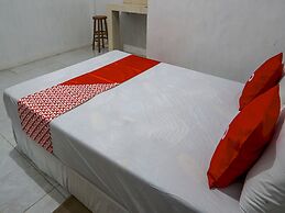 OYO 93161 Nurul Hikmah Homestay Syariah & Sport Center