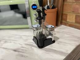 Nice And Cosy Large Studio Near Luton Airport!