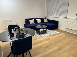 1 Bed Apartment near Old Trafford with Free car park