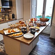 Room in B&B - Mariasofia Master Suite With Private Bathroom