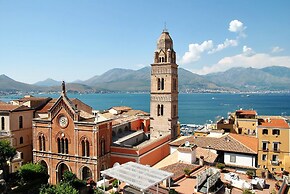 Room in B&B - Mariasofia Master Suite With Private Bathroom