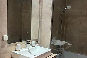 2 Bed Apartment - Balcony, Parking, Wifi