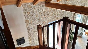 Villa With Pool in Pelekas Near the Beach