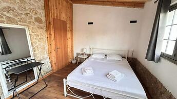 Villa With Pool in Pelekas Near the Beach