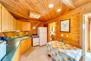 Lakefront Wisconsin Escape w/ Boat Dock & Kayaks!