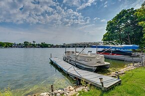Lakefront Wisconsin Escape w/ Boat Dock & Kayaks!