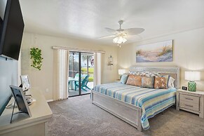 Luxurious Florida Home w/ Pool & Canal Access