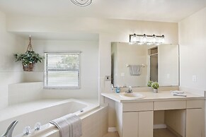 Luxurious Florida Home w/ Pool & Canal Access